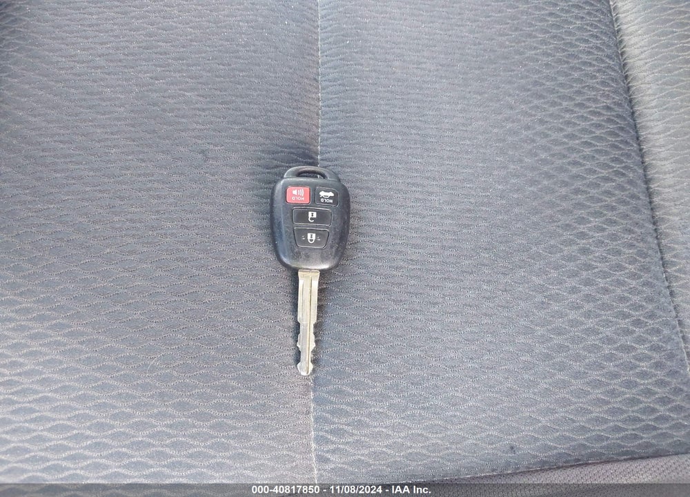 2019 TOYOTA COROLLA LE VIN: 5YFBURHE2KP928497