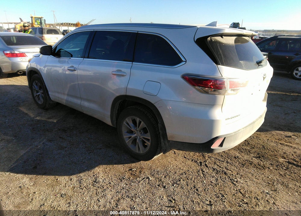 2015 TOYOTA HIGHLANDER XLE V6 VIN: 5TDJKRFHXFS103402