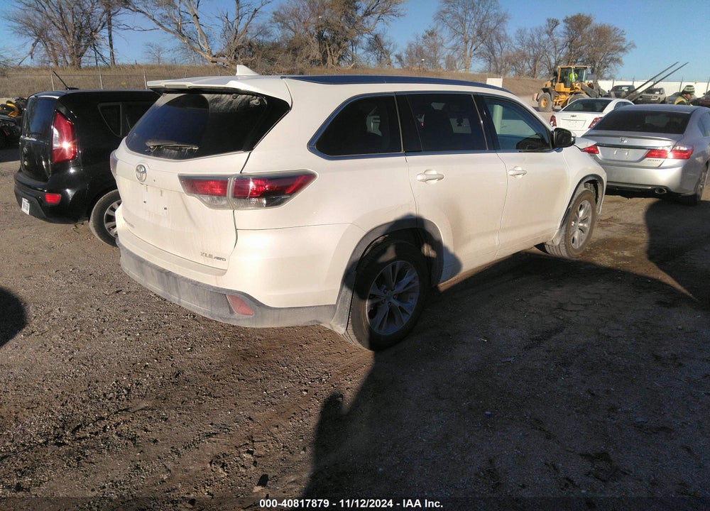 2015 TOYOTA HIGHLANDER XLE V6 VIN: 5TDJKRFHXFS103402