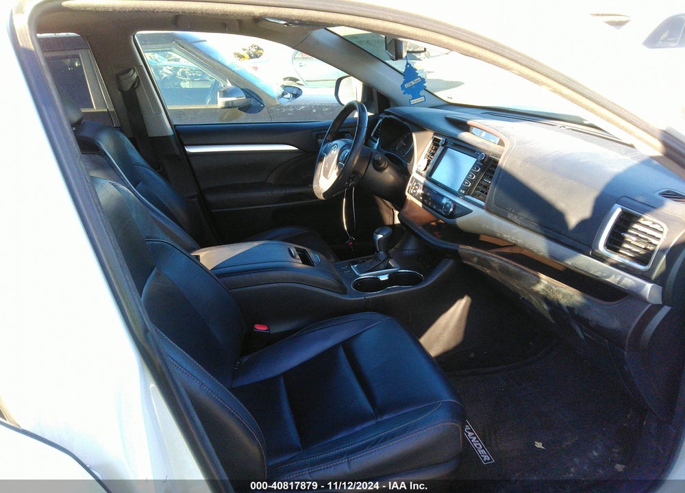2015 TOYOTA HIGHLANDER XLE V6 VIN: 5TDJKRFHXFS103402