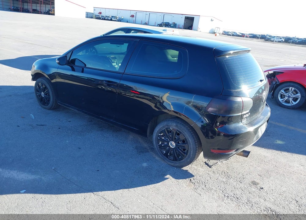2011 VOLKSWAGEN GOLF 2.5L 2-DOOR VIN: WVWAA7AJ1BW018668