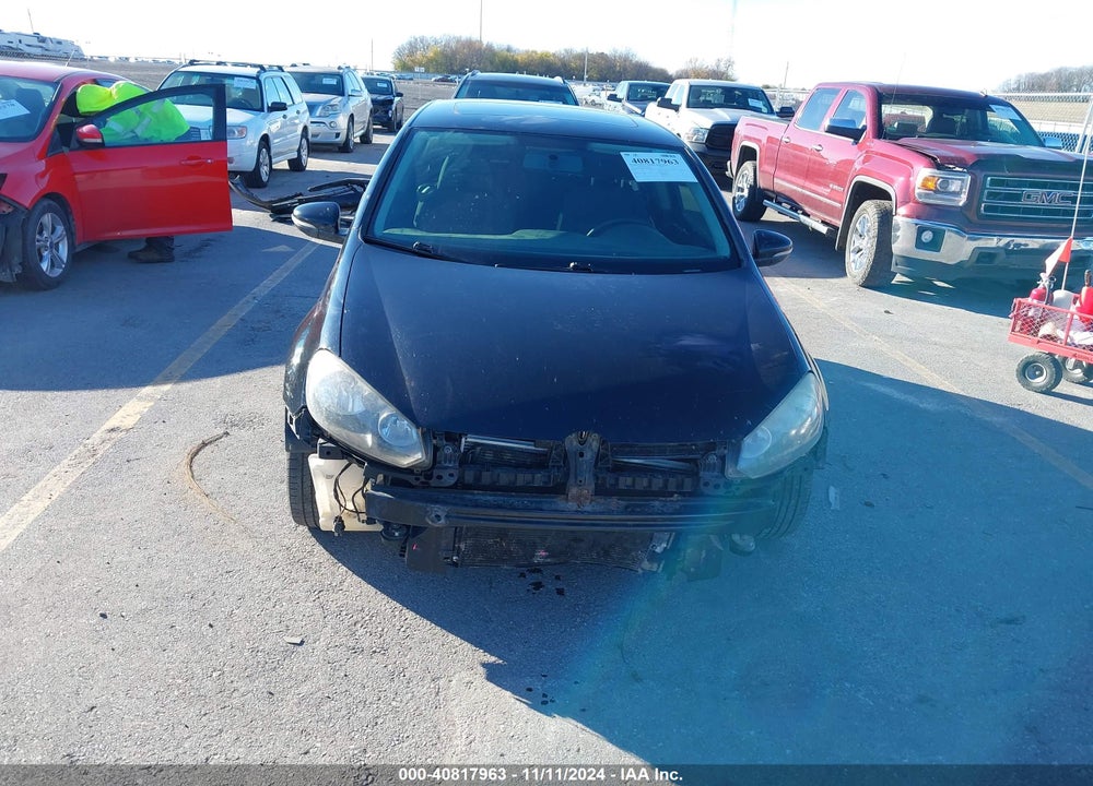 2011 VOLKSWAGEN GOLF 2.5L 2-DOOR VIN: WVWAA7AJ1BW018668