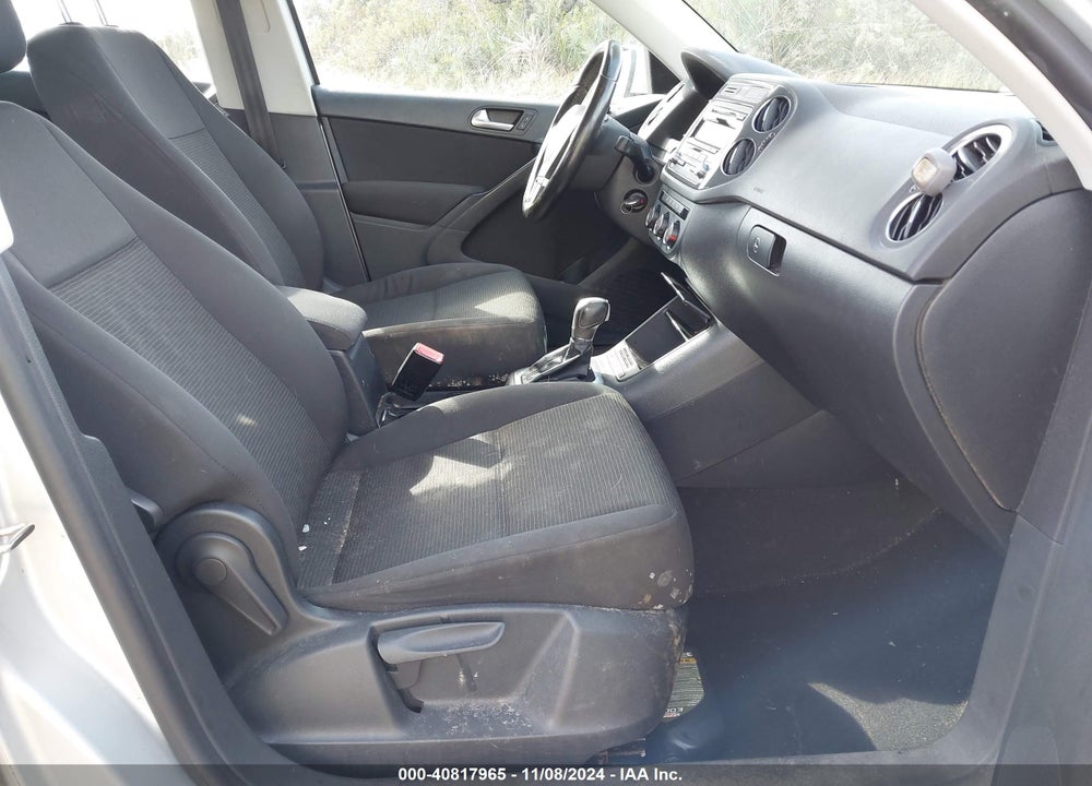 2013 VOLKSWAGEN TIGUAN S VIN: WVGBV3AX0DW621440