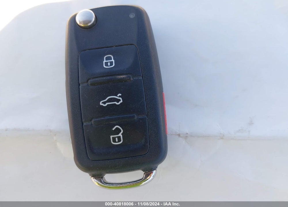 2014 VOLKSWAGEN JETTA 1.8T SE VIN: 3VWD17AJ8EM426518