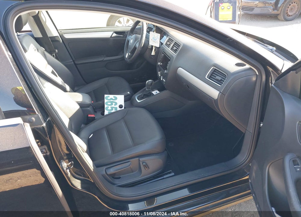 2014 VOLKSWAGEN JETTA 1.8T SE VIN: 3VWD17AJ8EM426518