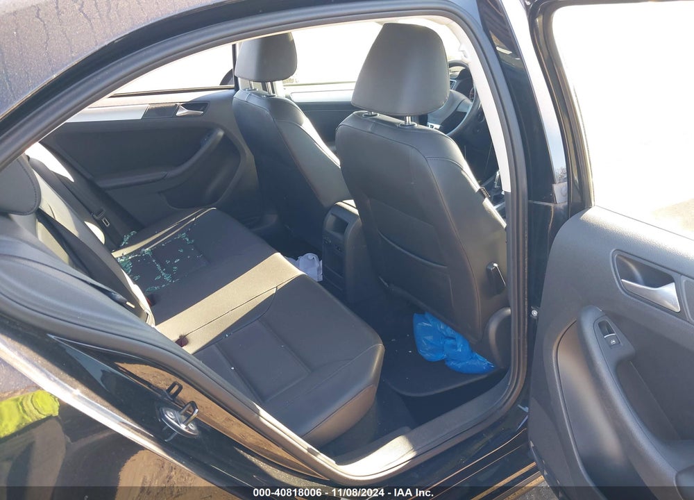 2014 VOLKSWAGEN JETTA 1.8T SE VIN: 3VWD17AJ8EM426518
