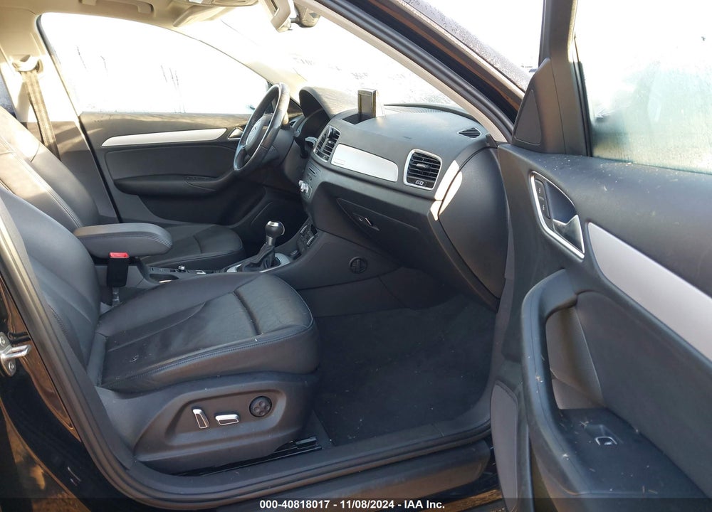 2017 AUDI Q3 2.0T PREMIUM VIN: WA1ECCFS1HR000713