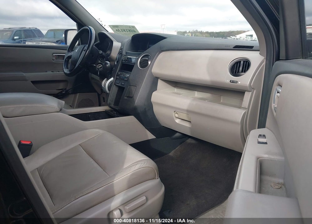 2010 HONDA PILOT EX-L VIN: 5FNYF4H55AB007070
