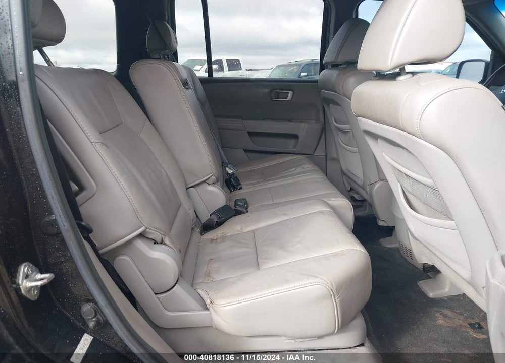2010 HONDA PILOT EX-L VIN: 5FNYF4H55AB007070