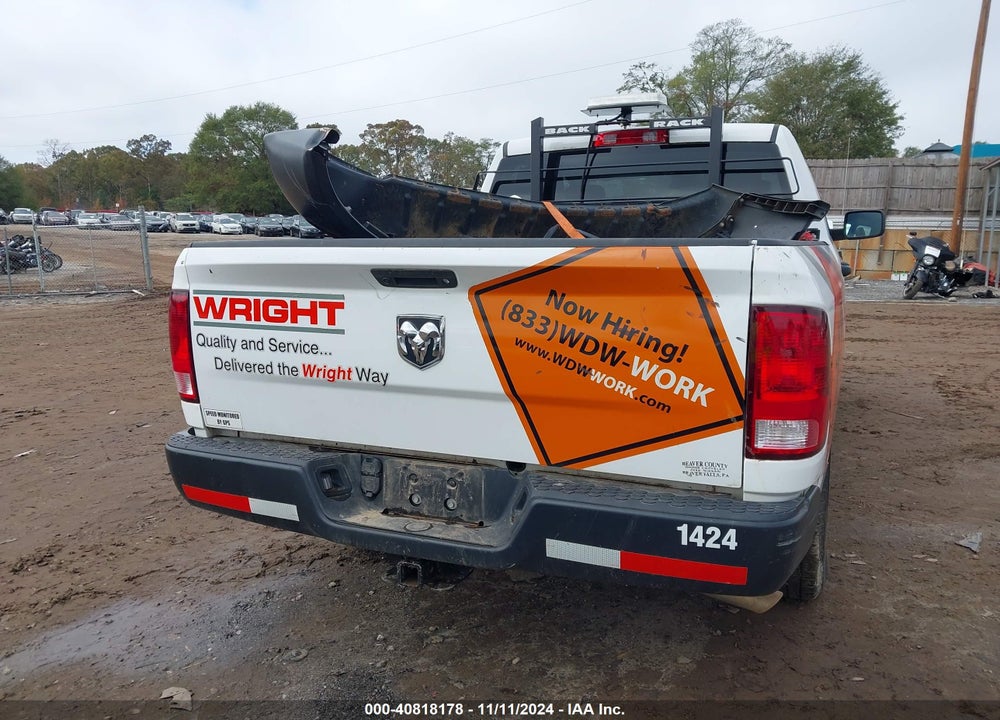 2022 RAM 1500 CLASSIC VIN: 1C6RR6FG8NS229632