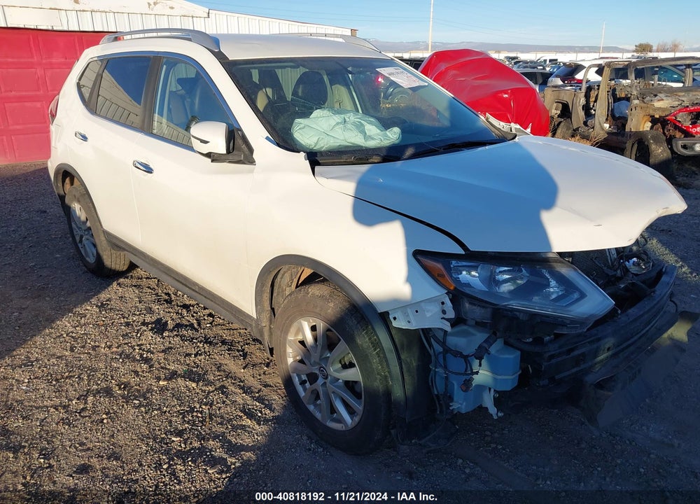 2018 NISSAN ROGUE SV VIN: KNMAT2MV6JP622883