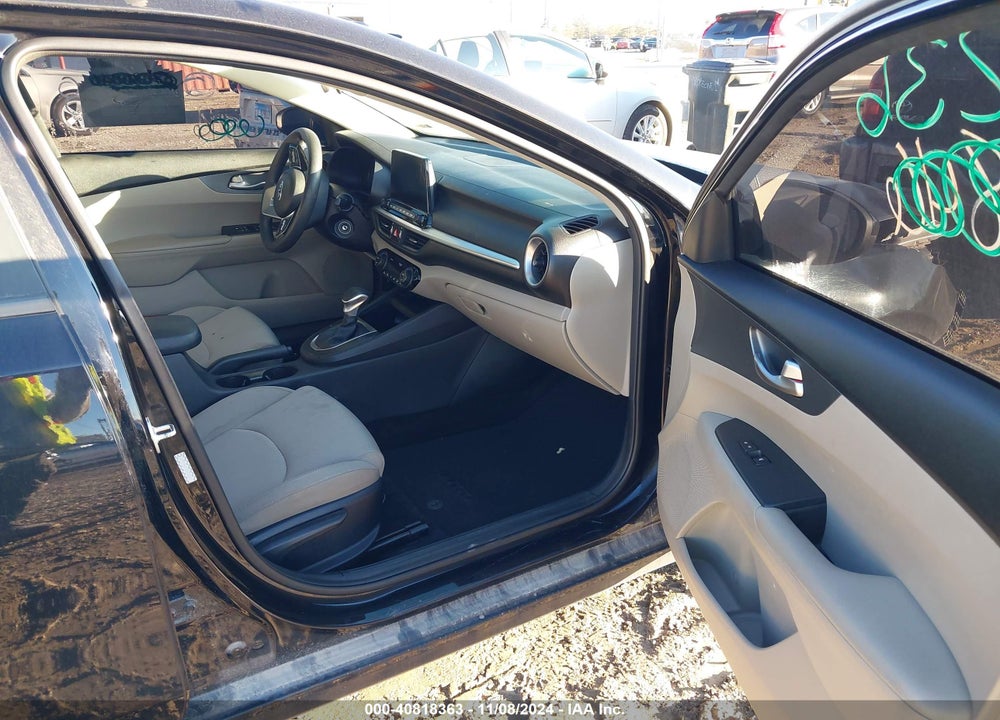 2019 KIA FORTE LXS VIN: 3KPF24AD1KE092808