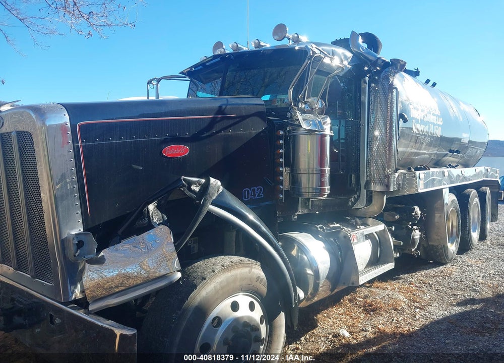 2016 PETERBILT 389 VIN: 1NPXL40X9GD334033