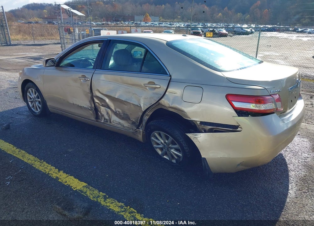 2011 TOYOTA CAMRY XLE V6 VIN: 4T1BK3EK2BU119528