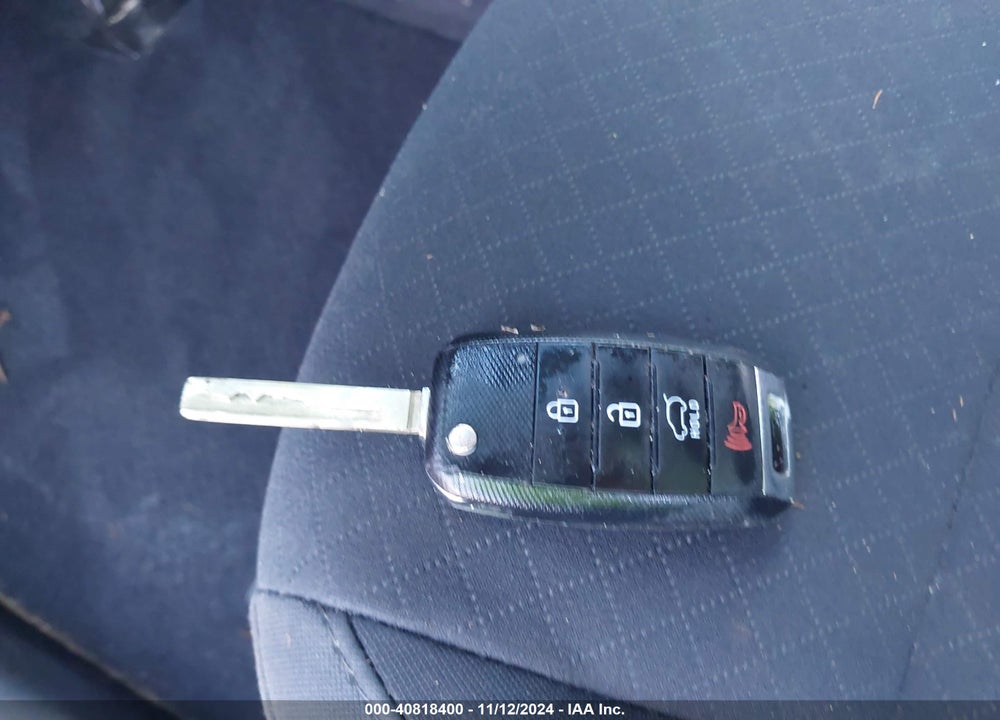 2019 KIA SORENTO 2.4L L VIN: 5XYPG4A32KG583159