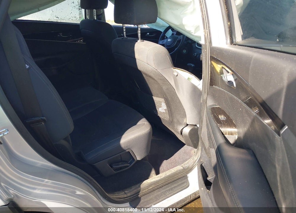 2019 KIA SORENTO 2.4L L VIN: 5XYPG4A32KG583159