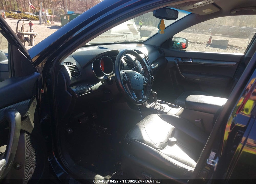 2011 KIA SORENTO SX V6 VIN: 5XYKW4A23BG102727