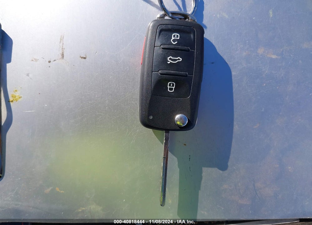 2011 VOLKSWAGEN JETTA 2.5L SE VIN: 3VWDZ7AJ8BM021778