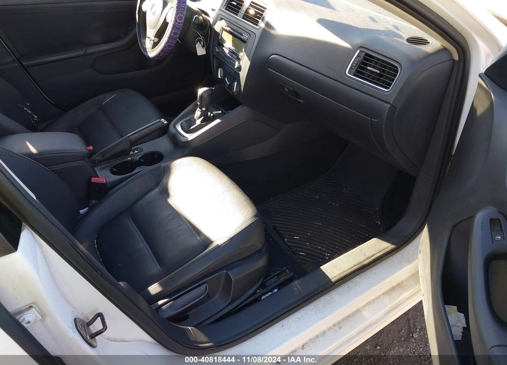 2011 VOLKSWAGEN JETTA 2.5L SE VIN: 3VWDZ7AJ8BM021778