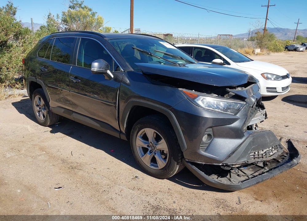 2021 TOYOTA RAV4 XLE VIN: 2T3W1RFVXMC102861
