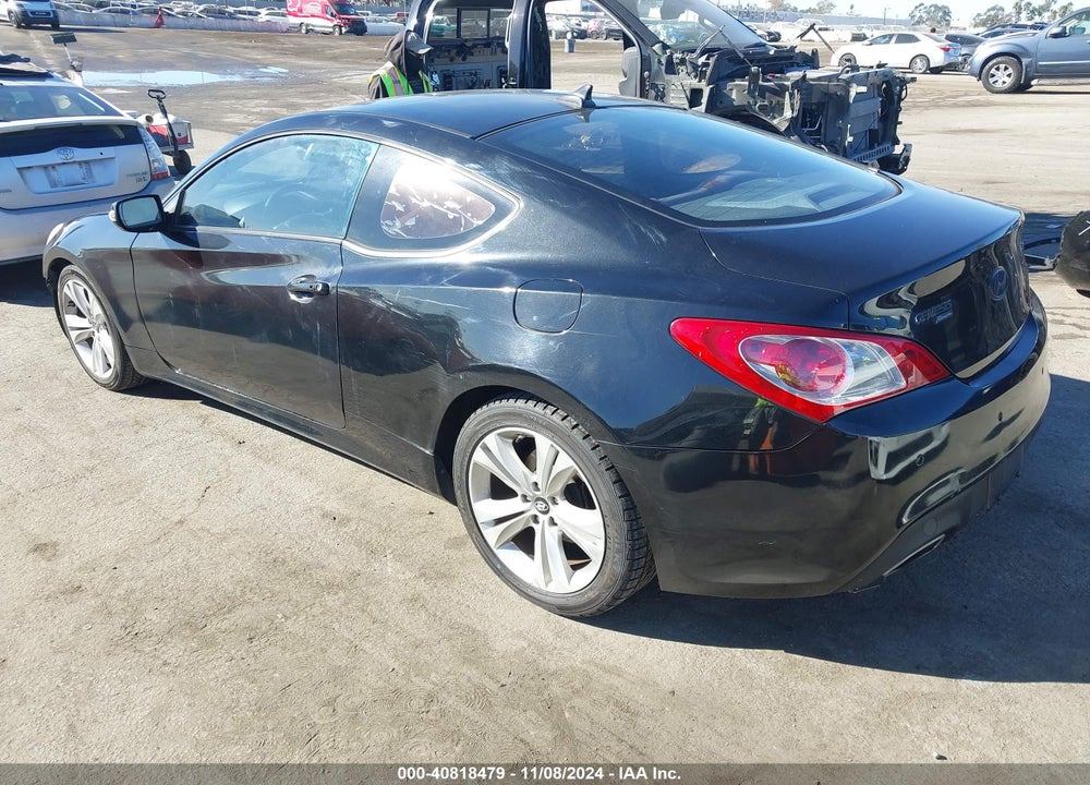 2010 HYUNDAI GENESIS 3.8 GRAND TOURING VIN: KMHHU6KH8AU019771