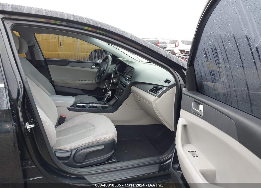 2017 HYUNDAI SONATA VIN: 5NPE24AF0HH576714