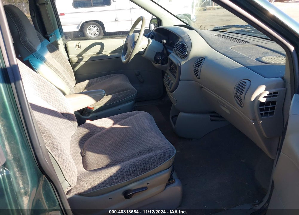 1998 DODGE CARAVAN VIN: 2B4FP25B0WR741269
