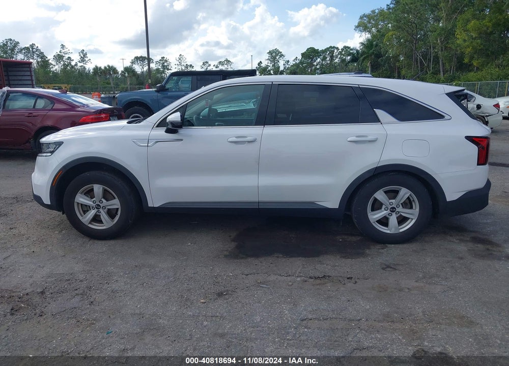 2021 KIA SORENTO LX VIN: 5XYRG4LC5MG016016