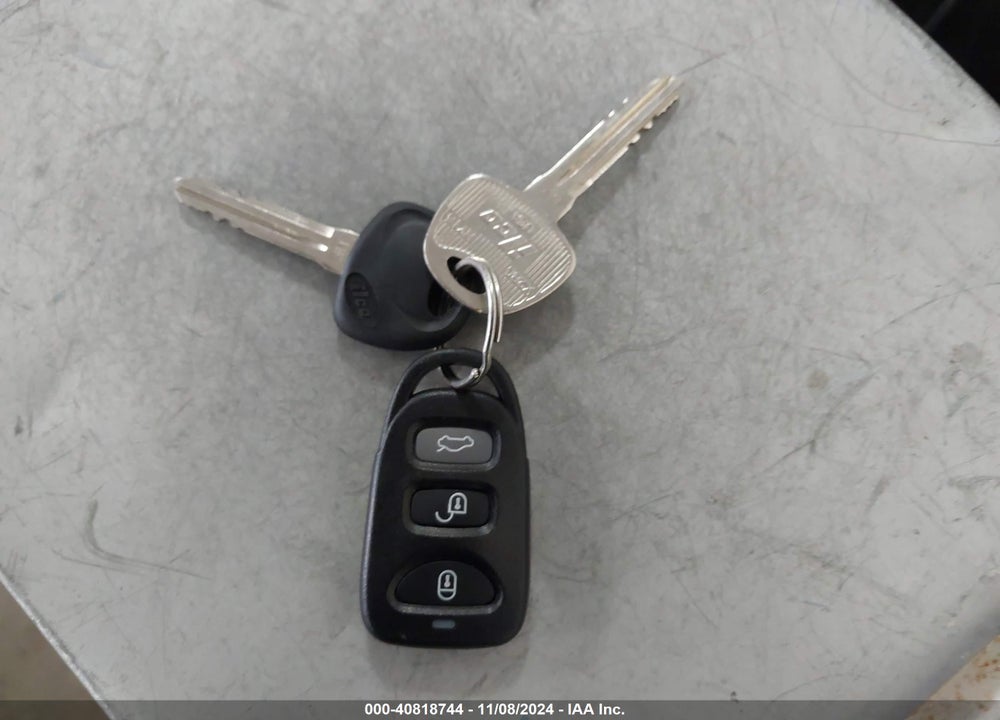2018 HYUNDAI ELANTRA SE VIN: KMHD74LF1JU665922