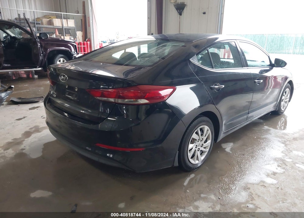 2018 HYUNDAI ELANTRA SE VIN: KMHD74LF1JU665922