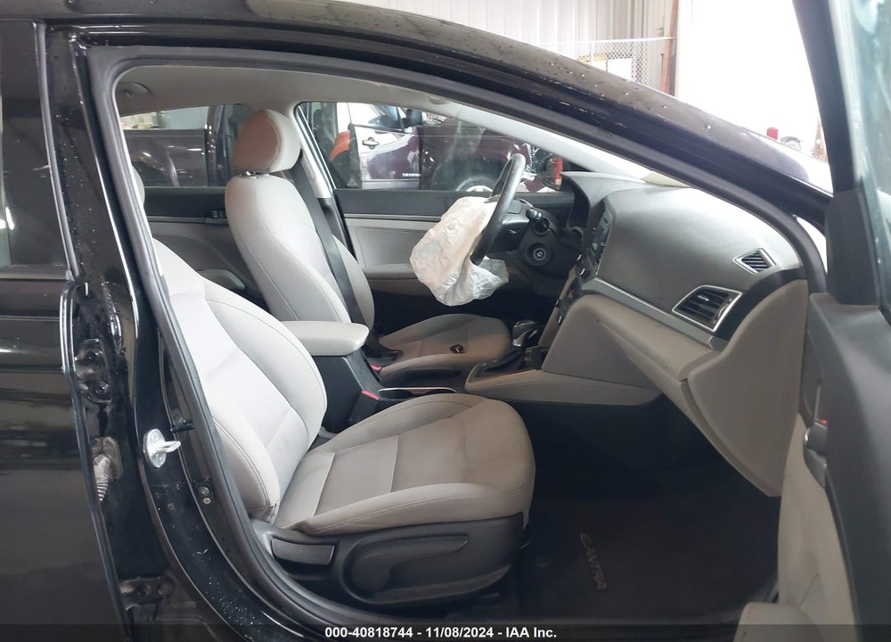 2018 HYUNDAI ELANTRA SE VIN: KMHD74LF1JU665922