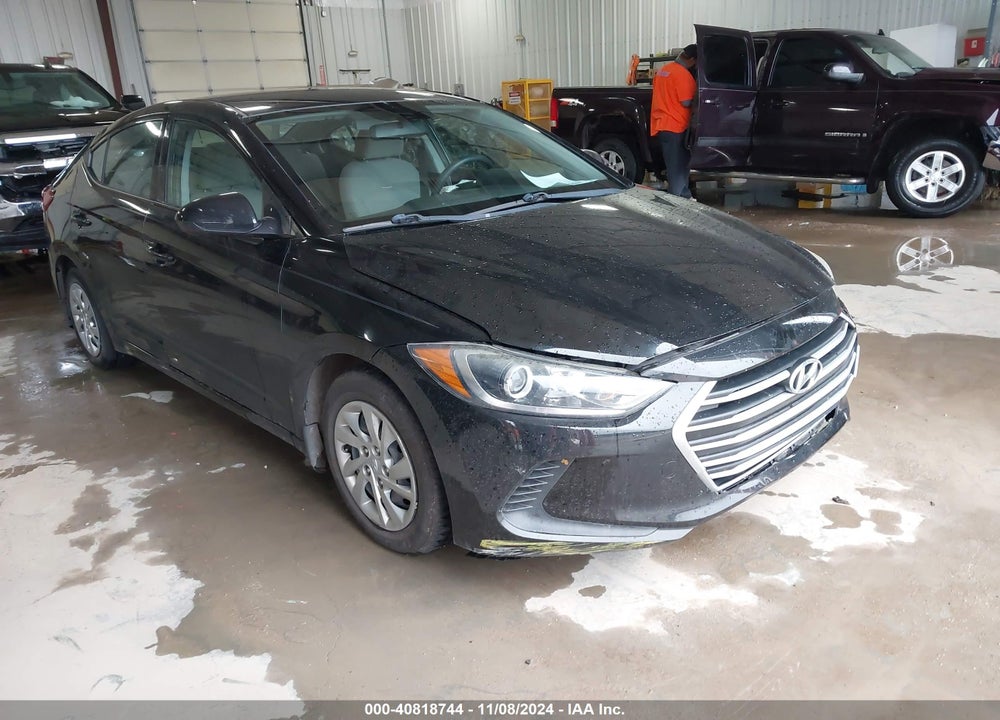 2018 HYUNDAI ELANTRA SE VIN: KMHD74LF1JU665922