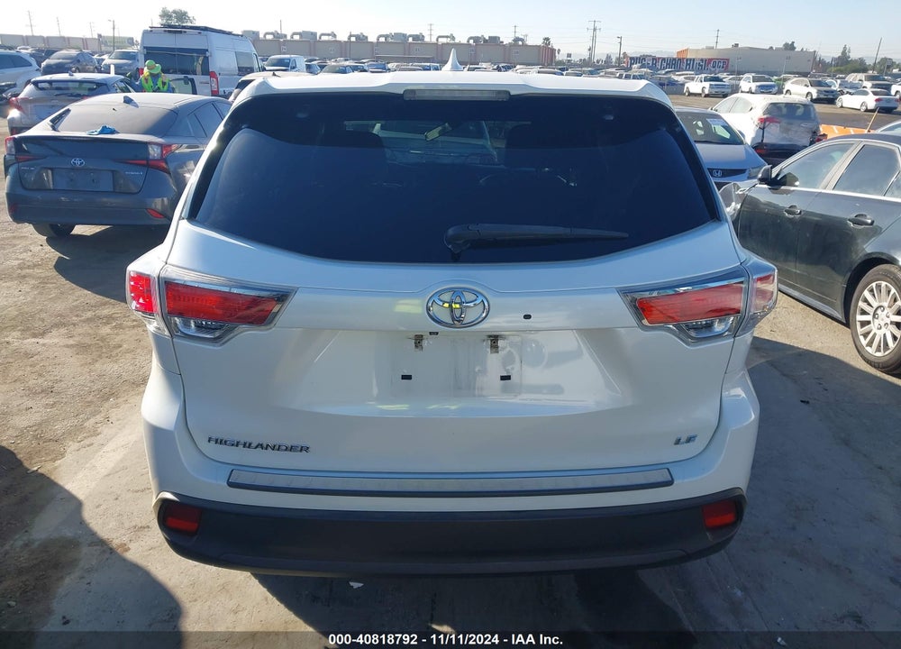 2015 TOYOTA HIGHLANDER LE PLUS VIN: 5TDZKRFHXFS072994