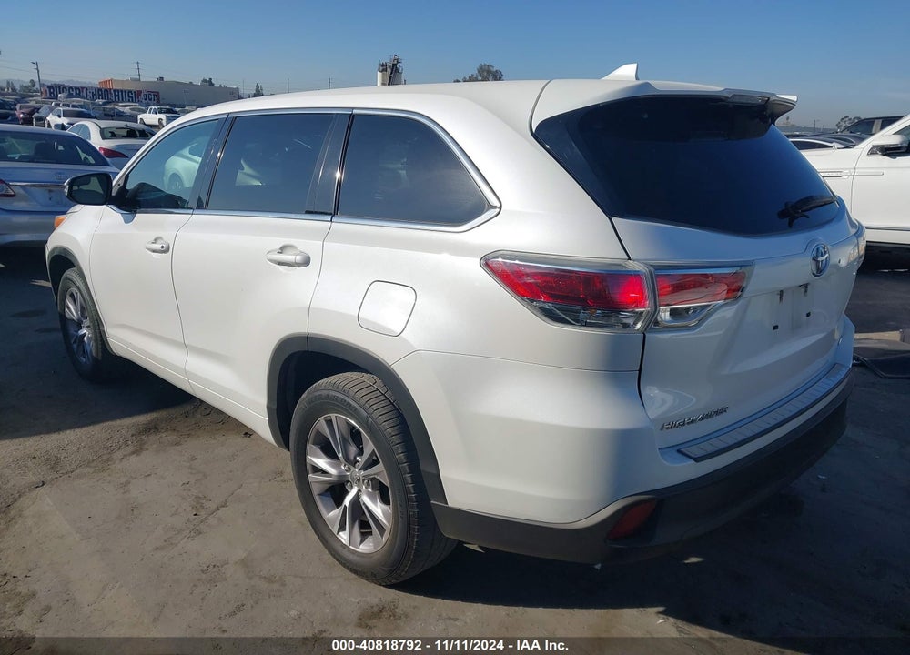 2015 TOYOTA HIGHLANDER LE PLUS VIN: 5TDZKRFHXFS072994