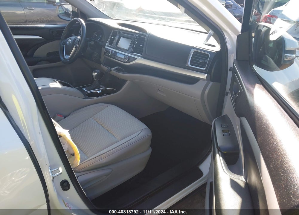 2015 TOYOTA HIGHLANDER LE PLUS VIN: 5TDZKRFHXFS072994