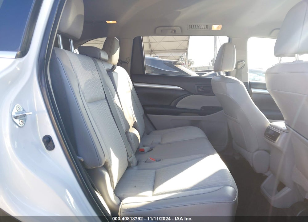 2015 TOYOTA HIGHLANDER LE PLUS VIN: 5TDZKRFHXFS072994