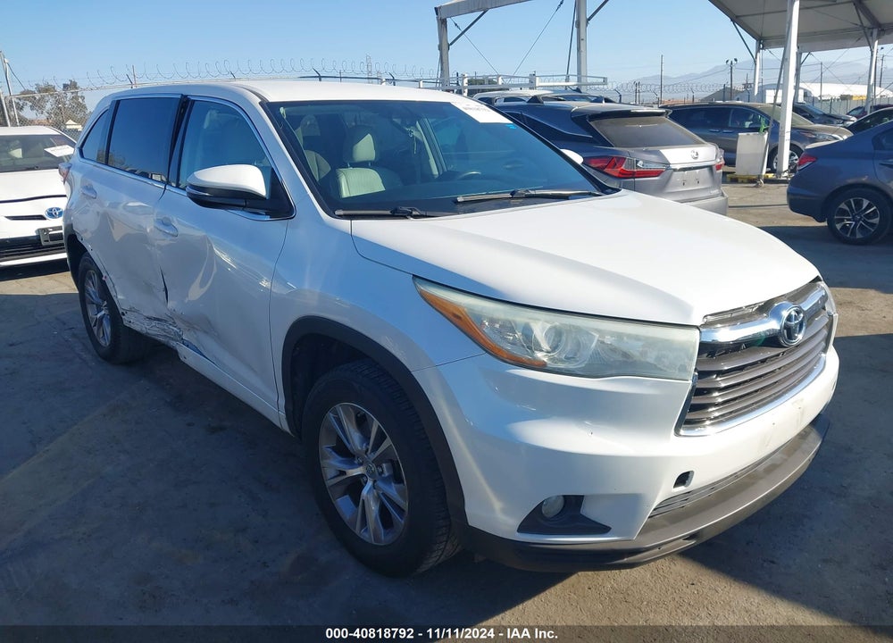 2015 TOYOTA HIGHLANDER LE PLUS VIN: 5TDZKRFHXFS072994