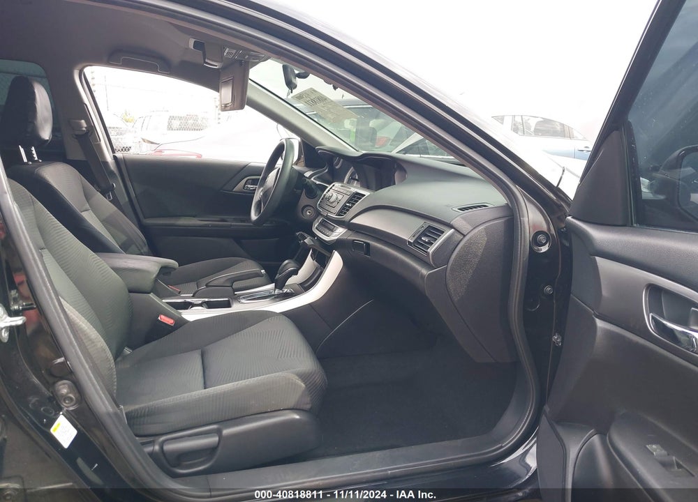 2015 HONDA ACCORD LX VIN: 1HGCR2F39FA132761