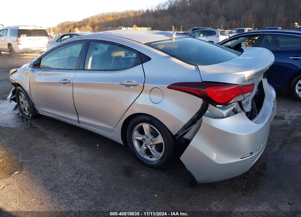 2015 HYUNDAI ELANTRA VIN: KMHDH4AE7FU393407