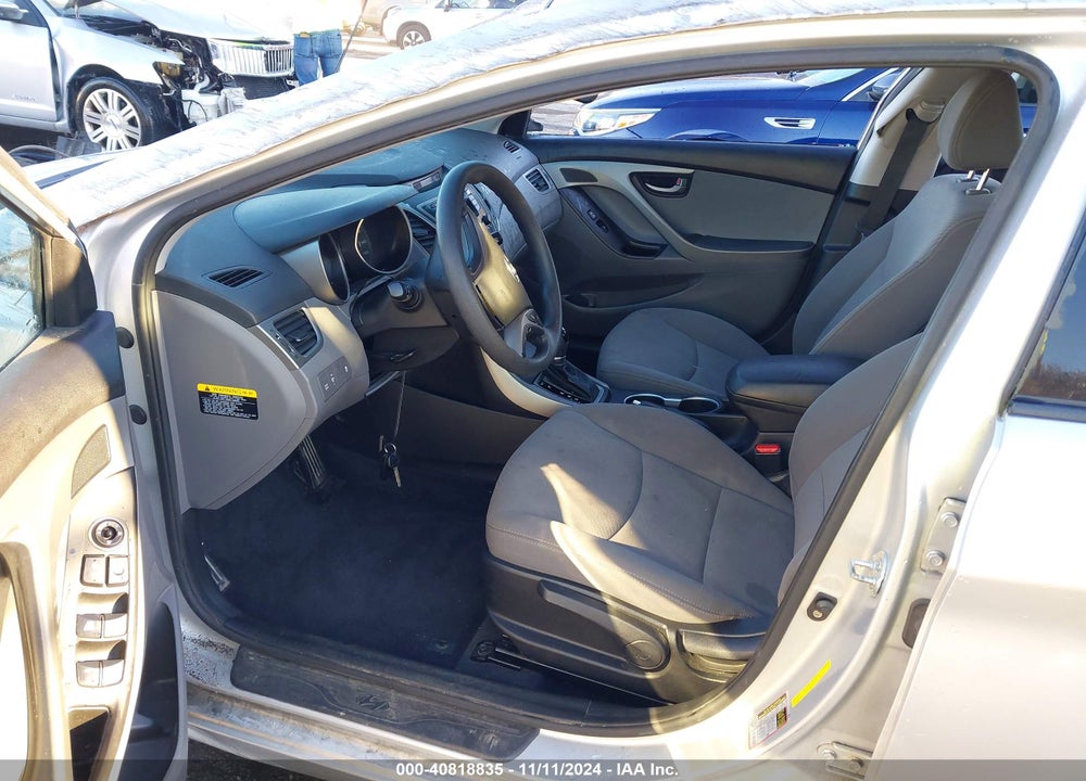 2015 HYUNDAI ELANTRA VIN: KMHDH4AE7FU393407