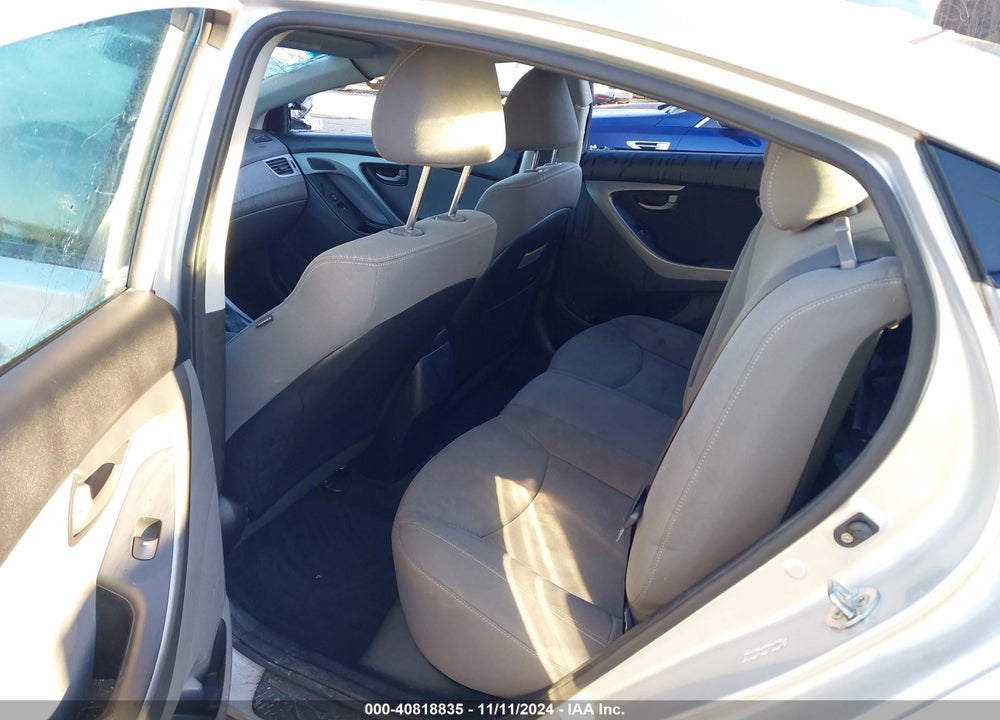 2015 HYUNDAI ELANTRA VIN: KMHDH4AE7FU393407