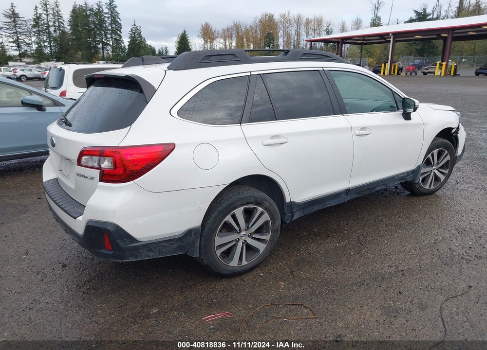 2018 SUBARU OUTBACK 2.5I LIMITED VIN: 4S4BSANC0J3329899