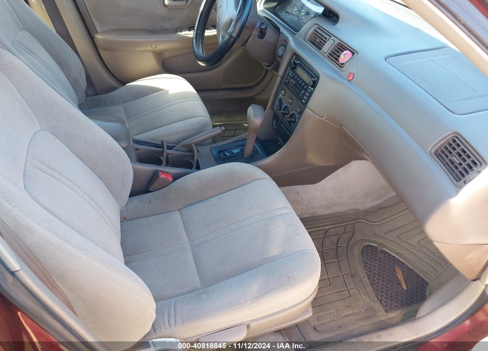 2001 TOYOTA CAMRY CE VIN: 4T1BG22K11U871428
