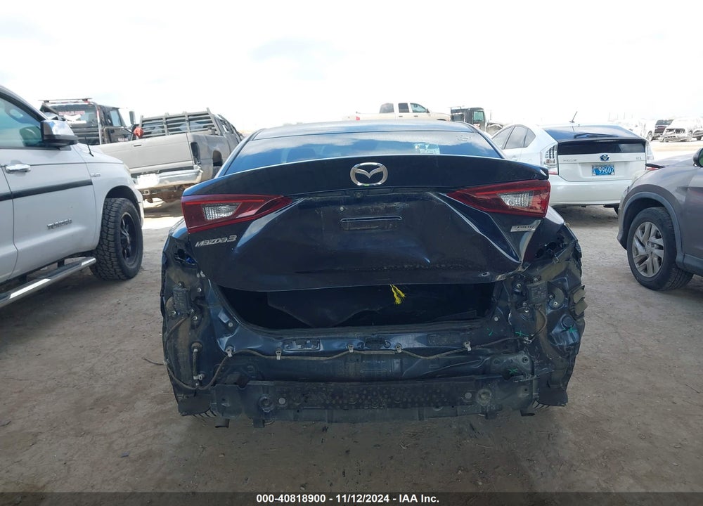 2018 MAZDA 3 SPORT VIN: 3MZBN1U70JM226882