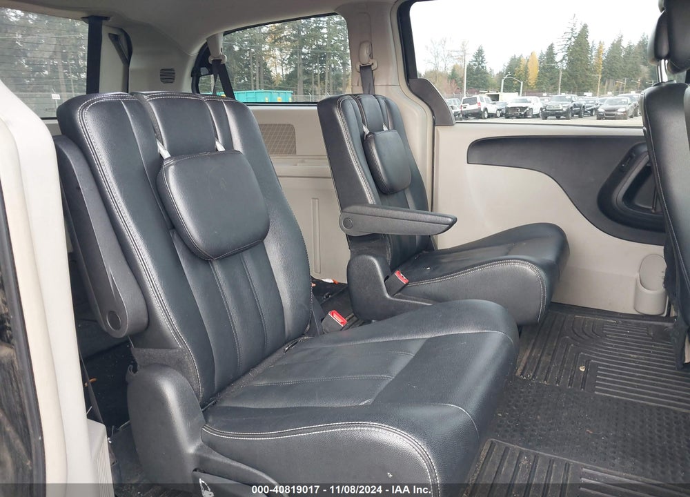 2015 CHRYSLER TOWN & COUNTRY VIN: 2C4RC1BG1FR752061