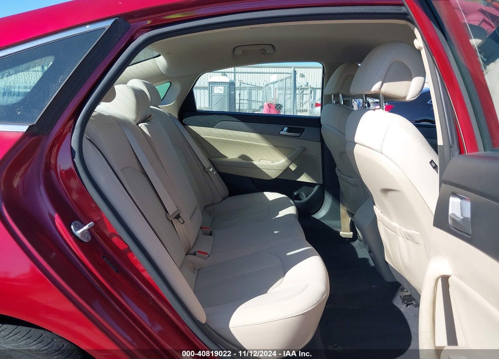 2015 HYUNDAI SONATA SE VIN: 5NPE24AF4FH223423