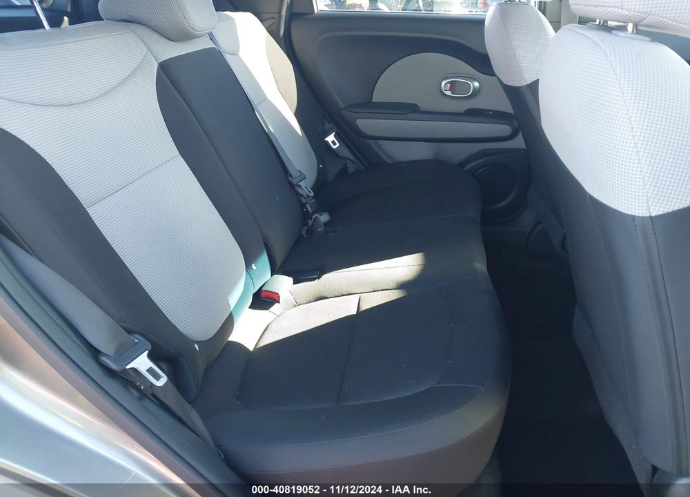 2018 KIA SOUL VIN: KNDJN2A29J7560321
