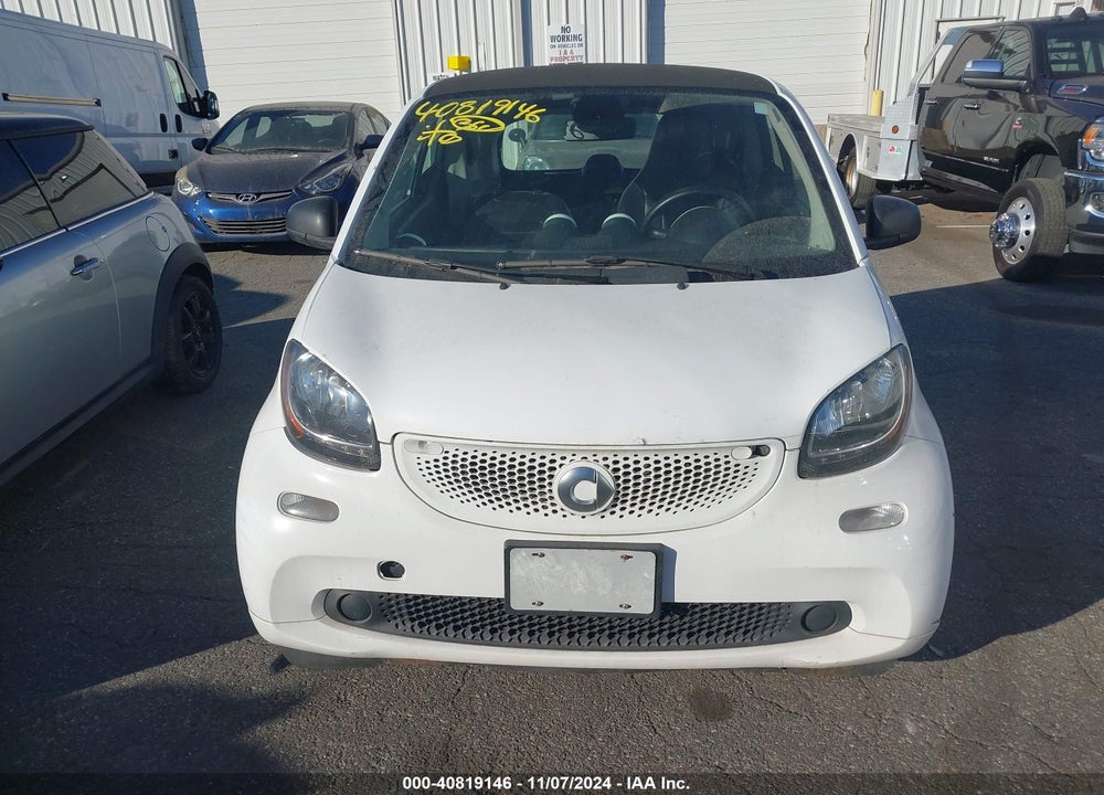 2017 SMART FORTWO VIN: WMEFJ5DA4HK168684