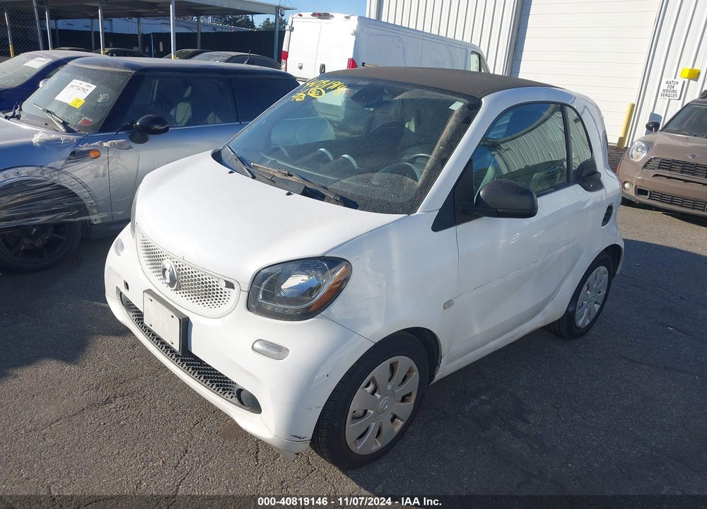 2017 SMART FORTWO VIN: WMEFJ5DA4HK168684