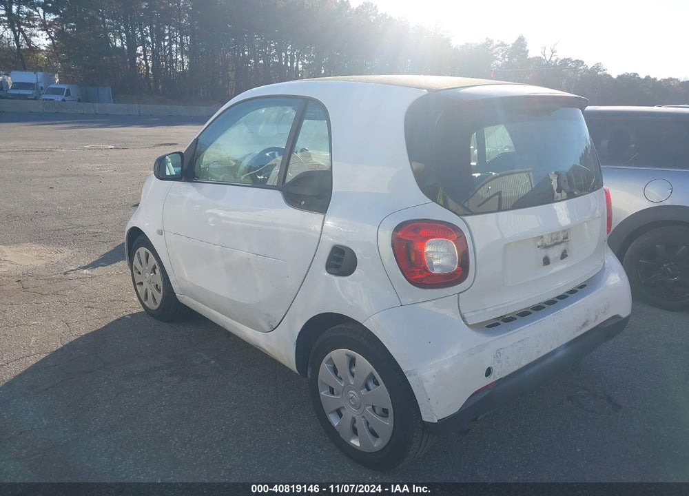 2017 SMART FORTWO VIN: WMEFJ5DA4HK168684